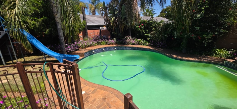 5 Bedroom Property for Sale in Wilkoppies North West